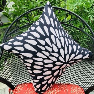 Outdoor & Indoor ‘Raindrops’ Pillow. Pre-stuffed.